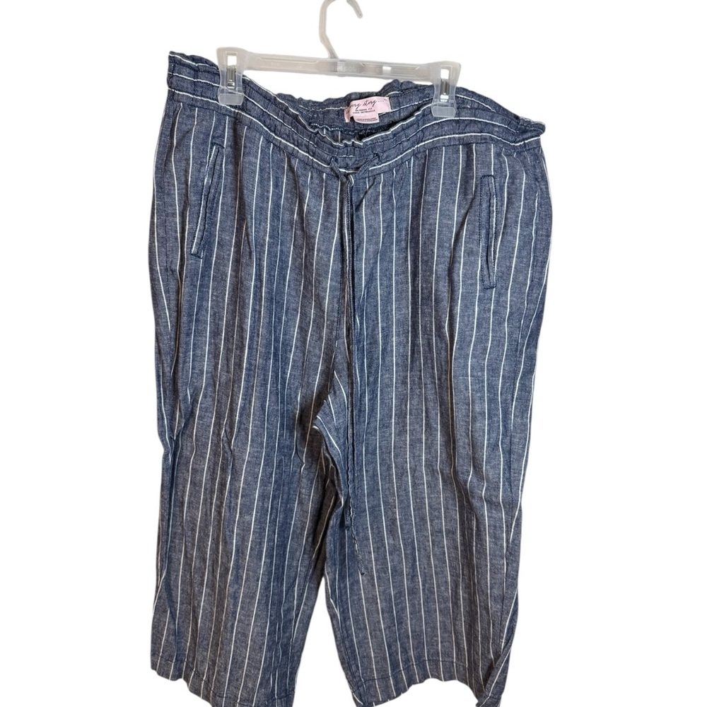 Every Story Striped Capris  Trousers